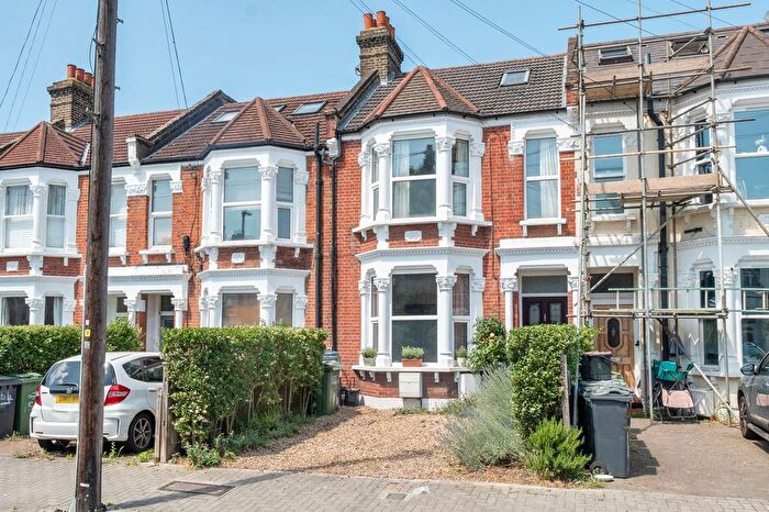 3 Bedroom Terraced House For Sale In Gleneagle Road, London, SW16