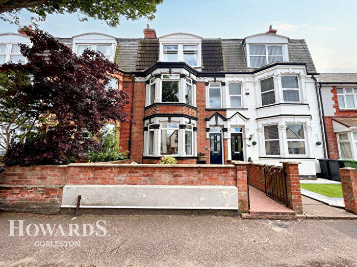 5 Bedroom Terraced House For Sale In Avondale Road, Gorleston, NR31