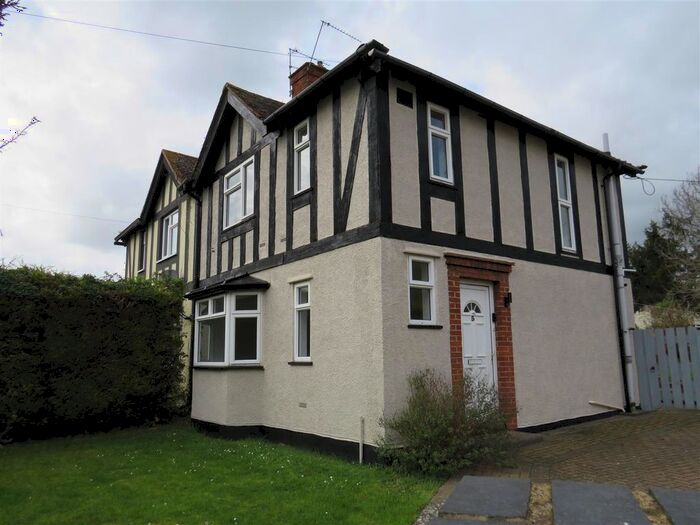 3 Bedroom Semi-Detached House To Rent In Tristram Road, Hitchin, SG4