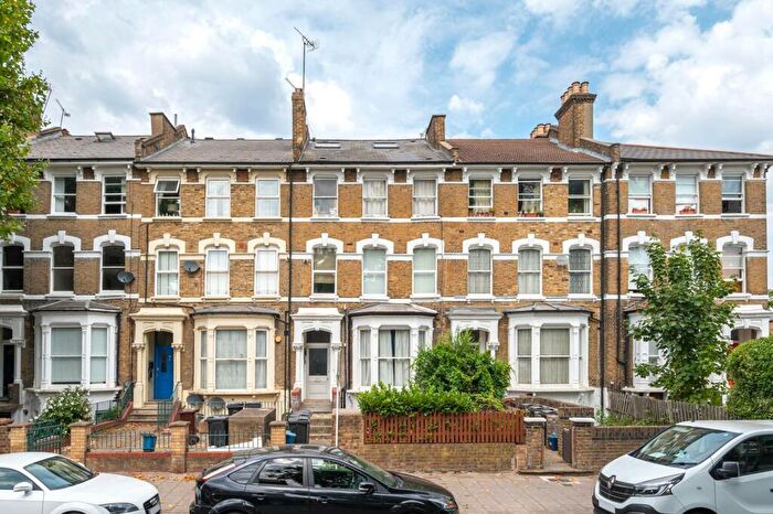 1 Bedroom Flat To Rent In Evering Road, Stoke Newington, London, N16