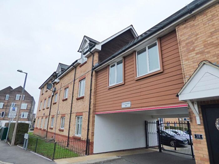 2 Bedroom Flat To Rent In Southend Road, Stanford-le-Hope, SS17