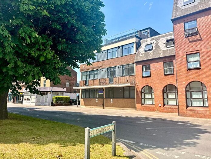 2 Bedroom Flat To Rent In West Street, LU6