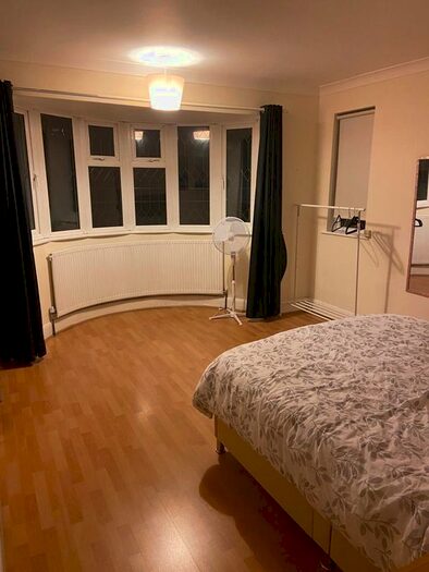 6 Bedroom Detached House To Rent In Highfield Hill, London, SE19