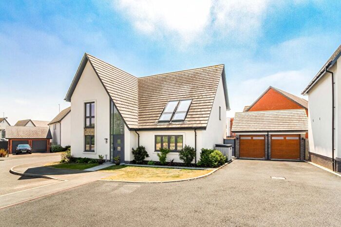 4 Bedroom Detached House For Sale In Stoneleigh Drive, Daventry, NN11
