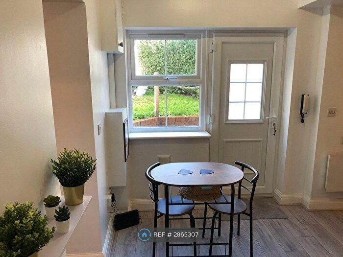 Studio To Rent In Maddison Street, Southampton, SO14