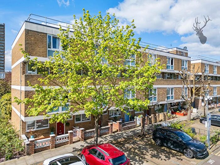 3 Bedroom Flat To Rent In Ford Road, London, E3