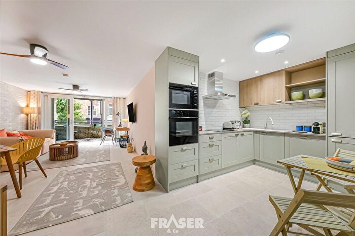 2 Bedroom Flat For Sale In West One House, Fitzrovia, W1T