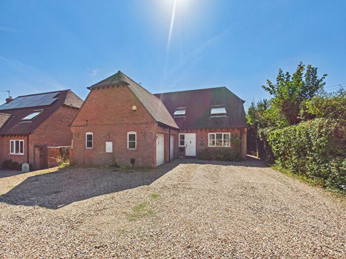 4 Bedroom Detached House For Sale In Bullocks Farm Lane, Wheeler End, High Wycombe, Buckinghamshire, HP14