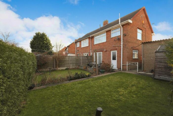 3 Bedroom Semi-Detached House For Sale In Moorland Avenue, Walkeringham, Doncaster, DN10