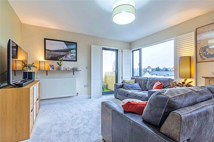 2 Bedroom Apartment For Sale In Stag Lane, Berkhamsted, Hertfordshire, HP4