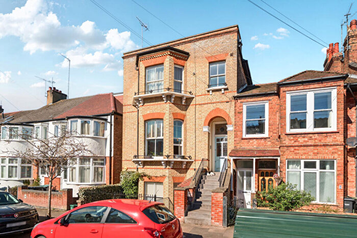 2 Bedroom Flat For Sale In Barnard Hill, Muswell Hill, London, N10