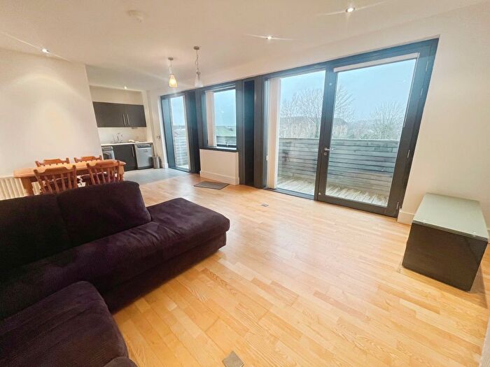 2 Bedroom Flat To Rent In Longstone Street, Lisburn, BT28