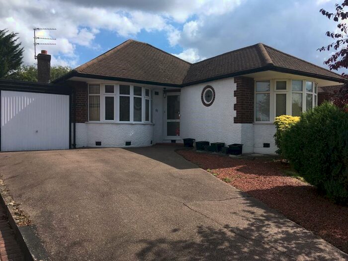 2 Bedroom Detached House To Rent In Sunnybank Road, Potters Bar, Hertfordshire, EN6