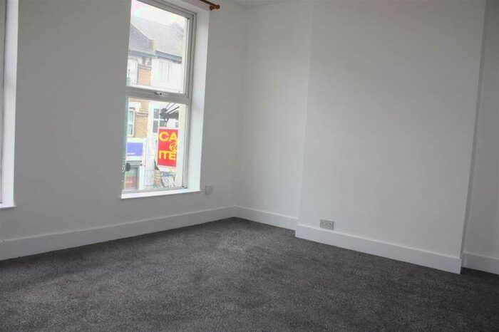 2 Bedroom Flat To Rent In Norwood Road, West Norwood, SE27
