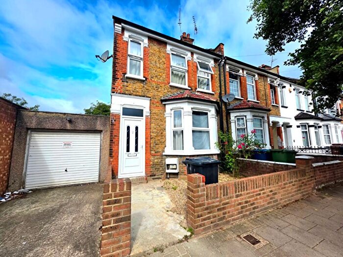 3 Bedroom End Of Terrace House To Rent In Byron Road, Harrow, HA3