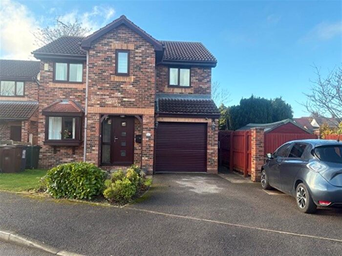 4 Bedroom Detached House For Sale In Silkstone Close, Tankersley, Barnsley, S75