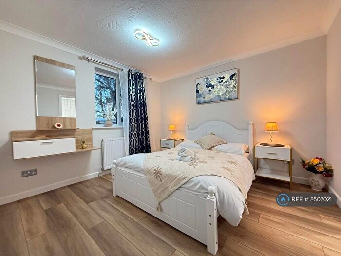 1 Bedroom Flat To Rent In Kestrel House, Farnham, GU9