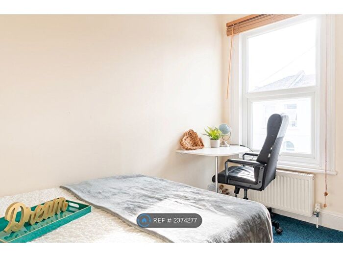 5 Bedroom Terraced House To Rent In Courtenay Street, Cheltenham, GL50