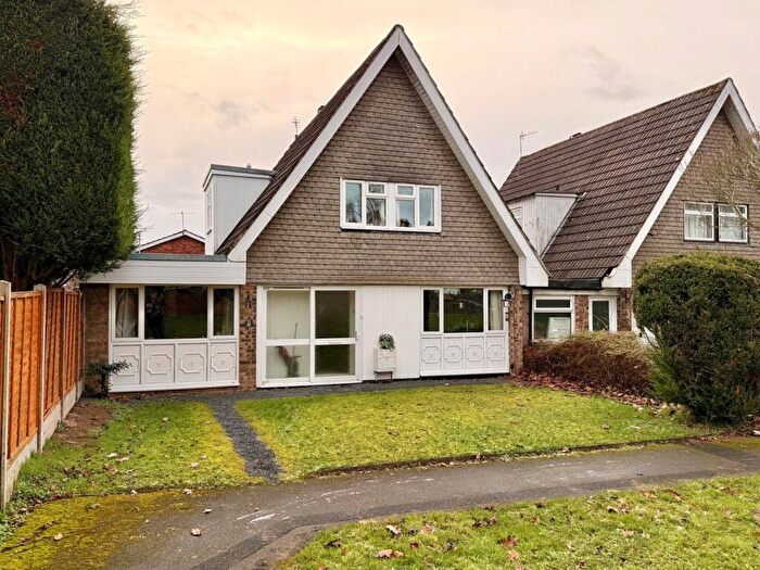 3 Bedroom Link Detached House For Sale In Lower Lickhill Road, Stourport-on-Severn, Worcestershire, DY13