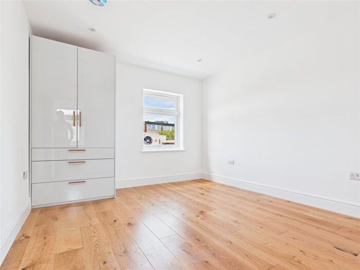 2 Bedroom Property To Rent In Windmill Road, Brentford, TW8