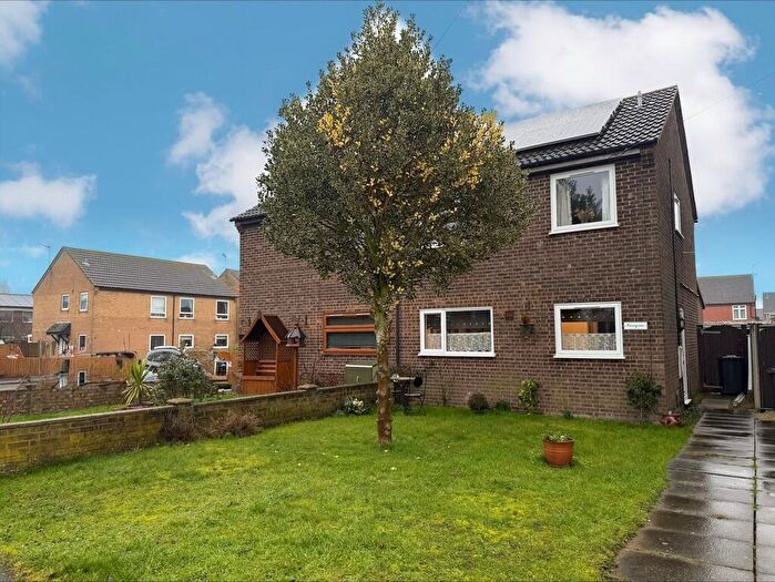 3 Bedroom Semi Detached House For Sale In Clarendon Drive, Martham, NR29