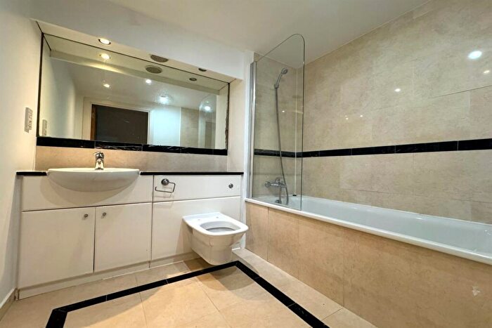 2 Bedroom Apartment To Rent In Grainstore, Canning Town, E16