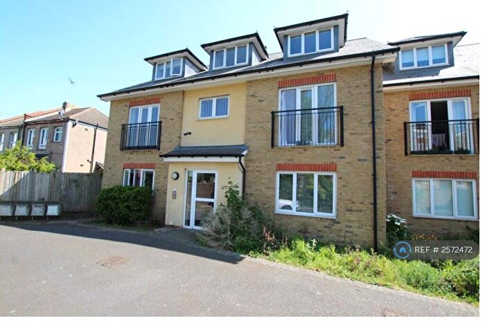 2 Bedroom Flat To Rent In Ravine Grove, London, SE18