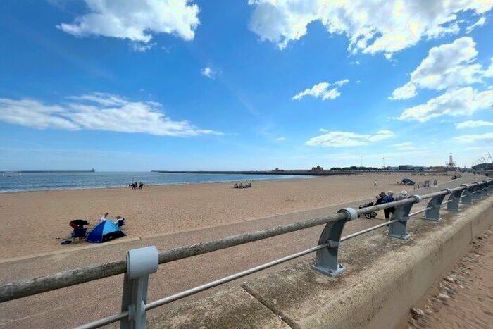 3 Bedroom Flat To Rent In South Haven, South Shields, NE33