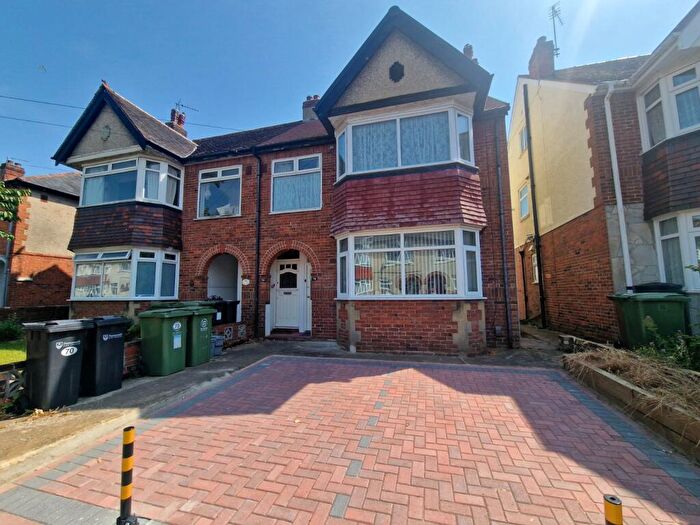 2 Bedroom Apartment For Sale In Beaconsfield Avenue, Portsmouth, Hampshire, PO6