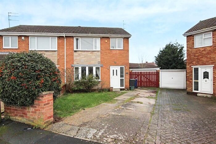 3 Bedroom Semi-Detached House For Sale In Grange Park, Kirk Sandall, Doncaster, DN3