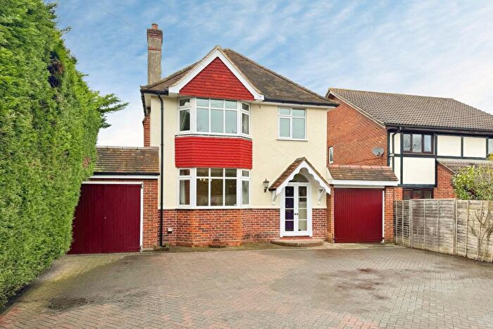 4 Bedroom Detached House To Rent In Finchampstead Road, Wokingham, RG41