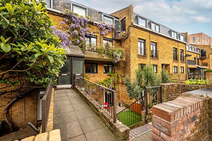 2 Bedroom Flat To Rent In St. Ervans Road, London, W10
