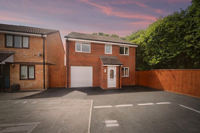 3 Bedroom Detached House For Sale In Witham Close, Taunton, TA1