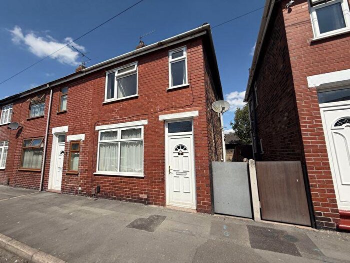 3 Bedroom Town House To Rent In Frederick Street, Fenton, Stoke-On-Trent, ST4