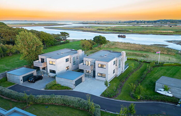 5 Bedroom Detached House To Rent In Yachthaven, Hayling Island, Hampshire, PO11