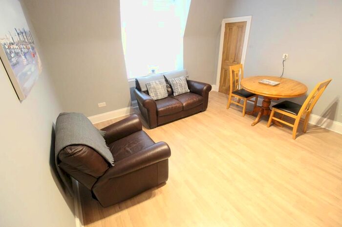 1 Bedroom Flat To Rent In Merkland Road East, Top Floor, AB24
