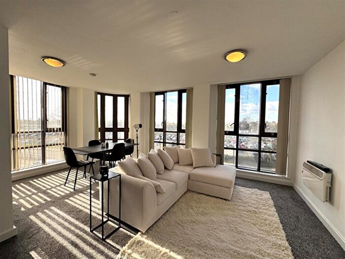 2 Bedroom Apartment For Sale In Priestgate, Peterborough, PE1