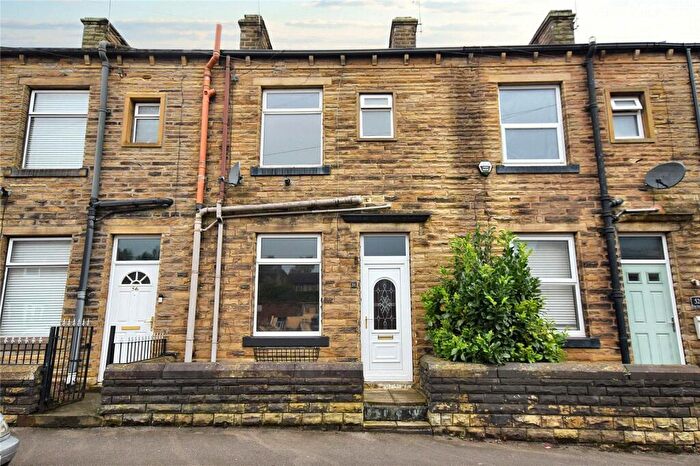 4 Bedroom Terraced House To Rent In The Nooks, Gildersome, Morley, Leeds, LS27