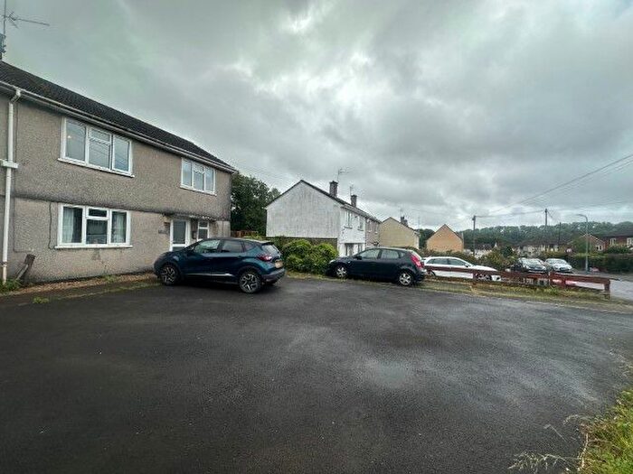 3 Bedroom Semi-Detached House For Sale In Howe Circle, Newport, NP19