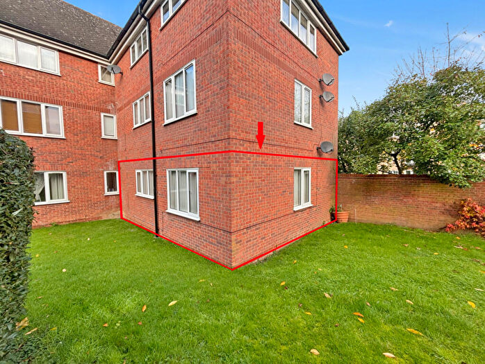 2 Bedroom Flat For Sale In Trinity Mews, Bury St Edmunds, IP33