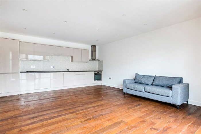 1 Bedroom Flat To Rent In Clapham Road, London, SW9