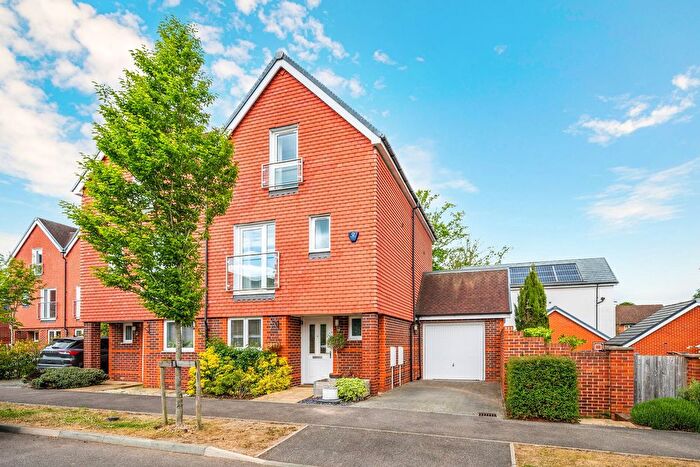 4 Bedroom Semi-Detached House For Sale In Fairviews, Oxted, RH8