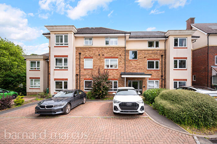 2 Bedroom Apartment To Rent In Dalmeny Way, Epsom, KT18