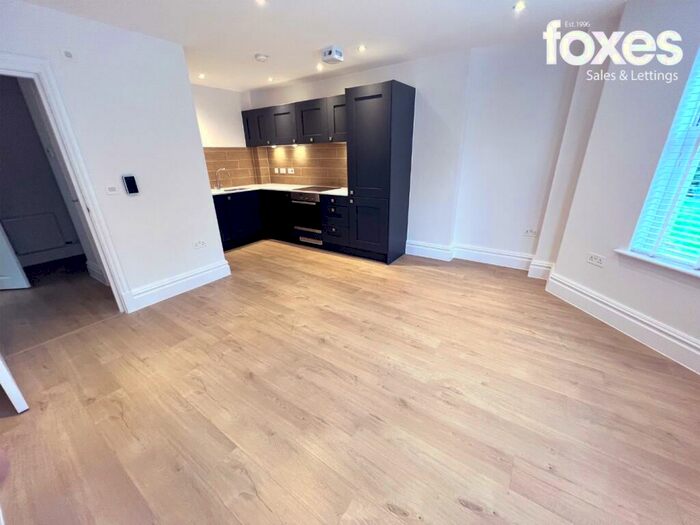 1 Bedroom Apartment To Rent In Exton Gardens, Knyveton Road, Bournemouth, Dorset, BH1