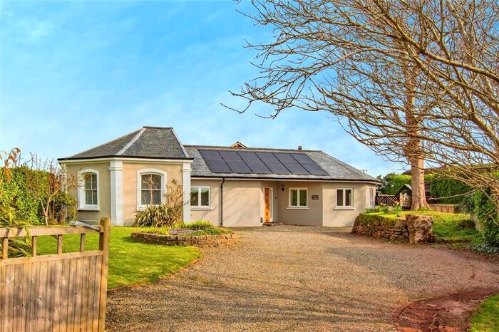 4 Bedroom Bungalow For Sale In Castle Hall Road, Milford Haven, Pembrokeshire, SA73