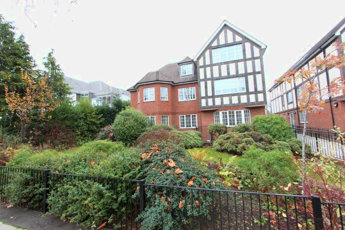 2 Bedroom Flat To Rent In The Avenue, London HA5
