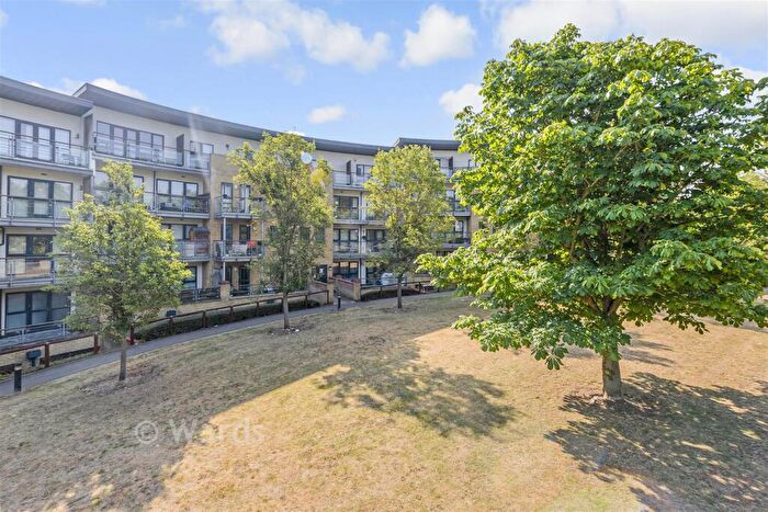 2 Bedroom Flat For Sale In Waterstone Way, Greenhithe, Kent, DA9