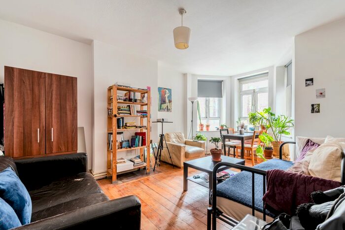 3 Bedroom Flat For Sale In Edred House, London, E9