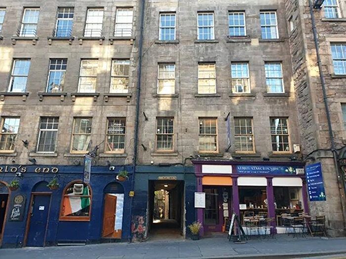 4 Bedroom Flat To Rent In Worlds End Close, Grassmarket, Edinburgh, EH1