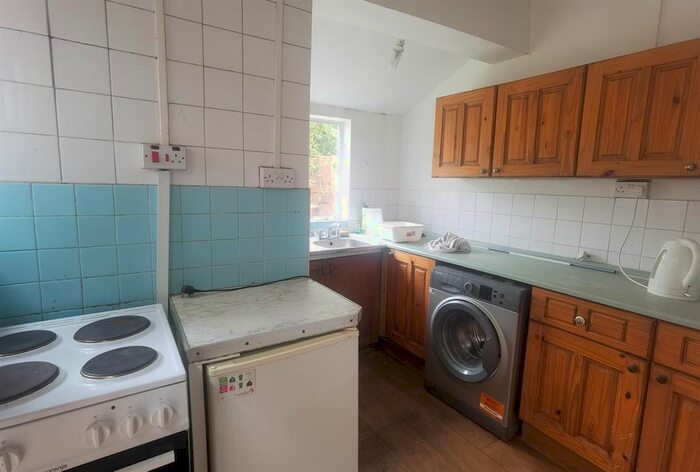 4 Bedroom Terraced House To Rent In Oakwood Road, Brynmill, Swansea, SA2